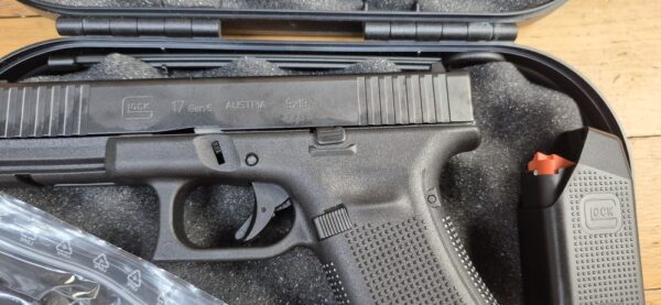 Prix SPÉCIAL! Pistolet Glock 17 Gen5 FS - 2 chargeurs 17 coups - Cal 9X19 - Le grand classique de la maison ! - ARME NEUVE ! – Image 4