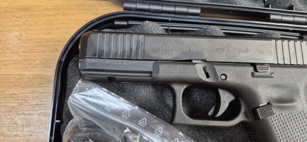 Prix SPÉCIAL! Pistolet Glock 17 Gen5 FS - 2 chargeurs 17 coups - Cal 9X19 - Le grand classique de la maison ! - ARME NEUVE ! – Image 5