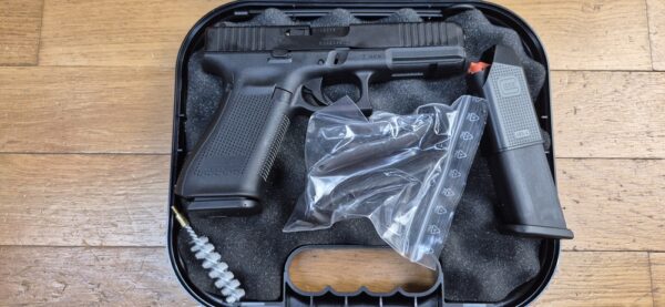Prix SPÉCIAL! Pistolet Glock 17 Gen5 FS - 2 chargeurs 17 coups - Cal 9X19 - Le grand classique de la maison ! - ARME NEUVE ! – Image 6