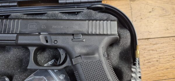 PRIX SPÉCIAL! New ! Glock 45 Gen5 FS "Crossover" - 2 chargeurs 17 coups - 9X19 - Compact, hybride et réussi ! - ARME NEUVE! – Image 4