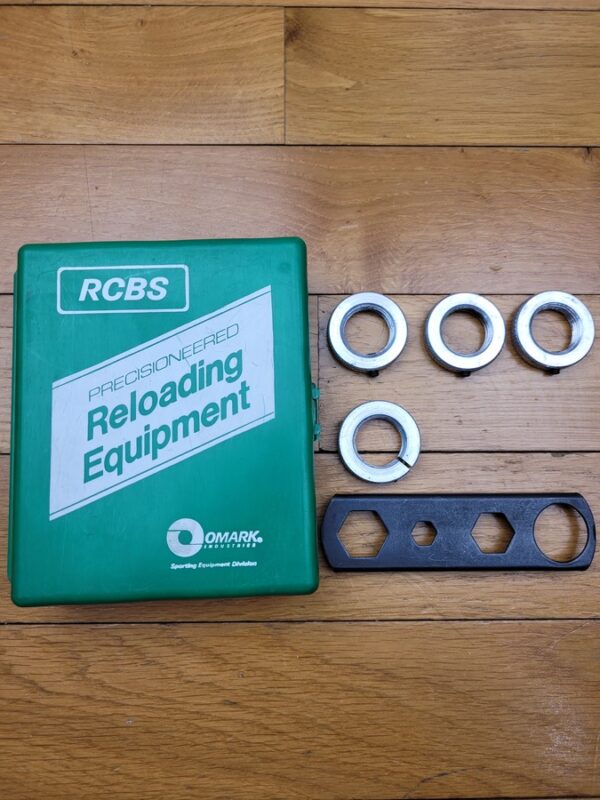 LOT : Extracteur de balles RCBS  + 3 collets de réglages outils RCBS + un pour Hornady + Clé universelle Hornady TBE – Image 2