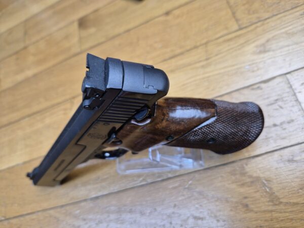 Superbe pistolet Smith & Wesson Mod.41 – cal.22LR – Tout en vrai acier  – Bronzage à 100% - Arme de 1980 - Mécanique et canon hors pair – Une des armes les plus basses sur la main jamais fabriquée – Superbe État - TBE++ – Image 14