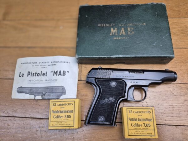 Splendide Pistolet "MAB C " - Calibre 7,65 Mm Browning - Manufacture d'Armes de Bayonne - Dans sa boite d'origine avec sa notice et son Certificat d’Épreuves- État neuf! -TBE+++