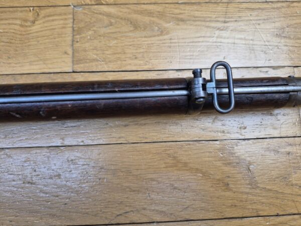 Introuvable fusil réglementaire russe Berdan N°1 Modèle 1868 – Cal. 4,2 Lignes - Rarissime production Colt Hartford de 1869/70 – 30 000 armes seulement – Point de départ de tout l'armement russe moderne – Bois noyer TBE – Excellente mécanique intouchée – Beau bronzage et jaspage en culasse – Canon superbe – Excellent état général – Une des plus grandes raretés de l'armement réglementaire du XIX° Siècle - TBE++ ! – Image 16