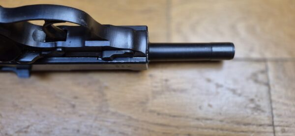 Très beau Pistolet Walther P38 - Fabrication Walther Zella Mehlis en Code AC - Arme d'octobre 1944 - Bronzage d'origine à 99,5% - Mécanique impeccable - Beau canon miroir - 100%  pièces d'origine - Mono-matricule sauf chargeur - Excellent état - TBE++ – Image 13