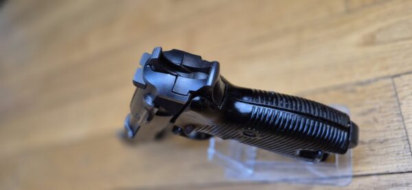 Très beau Pistolet Walther P38 - Fabrication Walther Zella Mehlis en Code AC - Arme d'octobre 1944 - Bronzage d'origine à 99,5% - Mécanique impeccable - Beau canon miroir - 100%  pièces d'origine - Mono-matricule sauf chargeur - Excellent état - TBE++ – Image 16