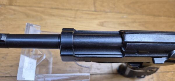 Très beau Pistolet Walther P38 - Fabrication Walther Zella Mehlis en Code AC - Arme d'octobre 1944 - Bronzage d'origine à 99,5% - Mécanique impeccable - Beau canon miroir - 100%  pièces d'origine - Mono-matricule sauf chargeur - Excellent état - TBE++ – Image 19