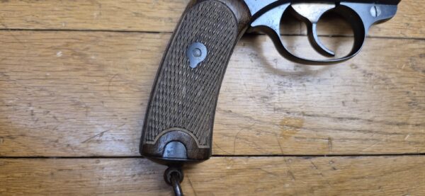 Beau revolver réglementaire modèle 1892 - Courant mais mythique - Apogée du revolver réglementaire Made in France - Calibre 8mm92 - Mono-matricule - Arme de 1910 - Belle mécanique - Beau canon - Étui modèle 1915 de la Grande Guerre - TBE + – Image 4