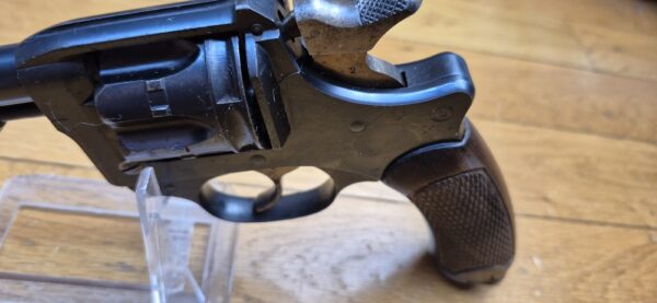 Beau revolver réglementaire modèle 1892 - Courant mais mythique - Apogée du revolver réglementaire Made in France - Calibre 8mm92 - Mono-matricule - Arme de 1910 - Belle mécanique - Beau canon - Étui modèle 1915 de la Grande Guerre - TBE + – Image 18