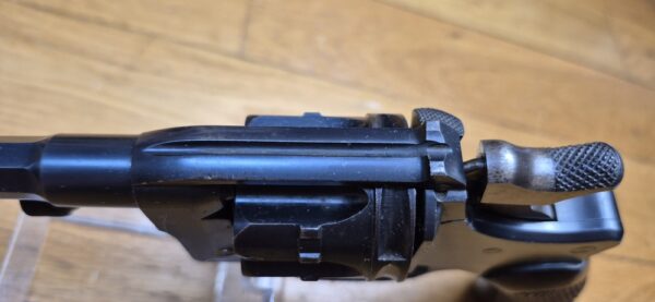 Beau revolver réglementaire modèle 1892 - Courant mais mythique - Apogée du revolver réglementaire Made in France - Calibre 8mm92 - Mono-matricule - Arme de 1910 - Belle mécanique - Beau canon - Étui modèle 1915 de la Grande Guerre - TBE + – Image 19