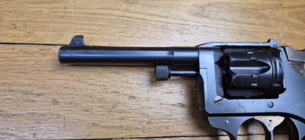 Beau revolver réglementaire modèle 1892 - Courant mais mythique - Apogée du revolver réglementaire Made in France - Calibre 8mm92 - Mono-matricule - Arme de 1910 - Belle mécanique - Beau canon - Étui modèle 1915 de la Grande Guerre - TBE + – Image 26