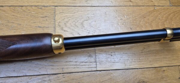 Superbe carabine à levier sous garde Marlin modèle 1894 S – Très rare série commémorative "Shérif Bat Masterson" - Exemplaire 031 sur 500 produites seulement - Arme de 1994 - Poinçon 'JM' pour Marlin par Marlin - Cal.44 mag – 9+1 coups – Bois de noyer de grade supérieur avec plaque de couche amortisseuse maison – Mécanique de rêve – Canon de 51 cm Micro-grooves somptueux – Boite d'origine et documents - Pièce d'exception en état neuf - TBE+++ – Image 16