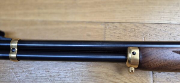 Superbe carabine à levier sous garde Marlin modèle 1894 S – Très rare série commémorative "Shérif Bat Masterson" - Exemplaire 031 sur 500 produites seulement - Arme de 1994 - Poinçon 'JM' pour Marlin par Marlin - Cal.44 mag – 9+1 coups – Bois de noyer de grade supérieur avec plaque de couche amortisseuse maison – Mécanique de rêve – Canon de 51 cm Micro-grooves somptueux – Boite d'origine et documents - Pièce d'exception en état neuf - TBE+++ – Image 35