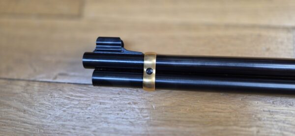 Superbe carabine à levier sous garde Marlin modèle 1894 S – Très rare série commémorative "Shérif Bat Masterson" - Exemplaire 031 sur 500 produites seulement - Arme de 1994 - Poinçon 'JM' pour Marlin par Marlin - Cal.44 mag – 9+1 coups – Bois de noyer de grade supérieur avec plaque de couche amortisseuse maison – Mécanique de rêve – Canon de 51 cm Micro-grooves somptueux – Boite d'origine et documents - Pièce d'exception en état neuf - TBE+++ – Image 36