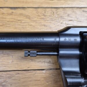 Mythique revolver Colt Officer Model Match - Cal. 22LR - Canon lourd - Arme de Hartford en 1966 - Esthétique et mécanique de pointe - Pièce rare dédiée au tir et à l'entrainement dans une fabrication de très grande qualité - Excellent état proche du neuf - TBE +++