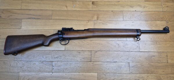Beau Fusil Lee-Enfield N°8 MKI - Arme d'entrainement réglementaire britannique - Cal .22LR - Fabrication Fazakerley de 1952 - Bel exemplaire militaire "civilisé" - Dioptre militaire de qualité - Très beau canon et bonne mécanique - beau bois - TBE – Image 2