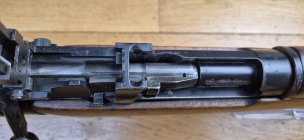 Beau Fusil Lee-Enfield N°8 MKI - Arme d'entrainement réglementaire britannique - Cal .22LR - Fabrication Fazakerley de 1952 - Bel exemplaire militaire "civilisé" - Dioptre militaire de qualité - Très beau canon et bonne mécanique - beau bois - TBE – Image 16