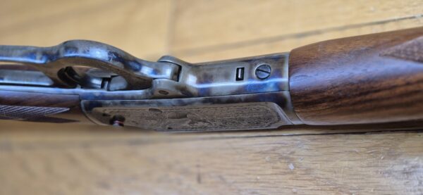 Exceptionnelle carabine à levier sous garde Marlin modèle 1894 S – Rare série commémorative "1894 CENTURY LIMITED" - Exemplaire 2.152 sur 2.500 produites seulement - Arme de 1994 - Poinçon 'JM' pour Marlin par Marlin - Cal. .44-40WCF – 9+1 coups – Bois de noyer de grade supérieur – Mécanique de rêve – Canon de 62 cm Micro-grooves somptueux – Boite d'origine en TBE ausssi et documents - Pièce d'exception en état neuf - TBE+++ – Image 12