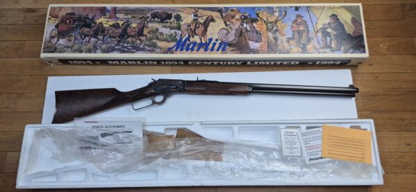 Exceptionnelle carabine à levier sous garde Marlin modèle 1894 S – Rare série commémorative "1894 CENTURY LIMITED" - Exemplaire 2.152 sur 2.500 produites seulement - Arme de 1994 - Poinçon 'JM' pour Marlin par Marlin - Cal. .44-40WCF – 9+1 coups – Bois de noyer de grade supérieur – Mécanique de rêve – Canon de 62 cm Micro-grooves somptueux – Boite d'origine en TBE ausssi et documents - Pièce d'exception en état neuf - TBE+++ – Image 39