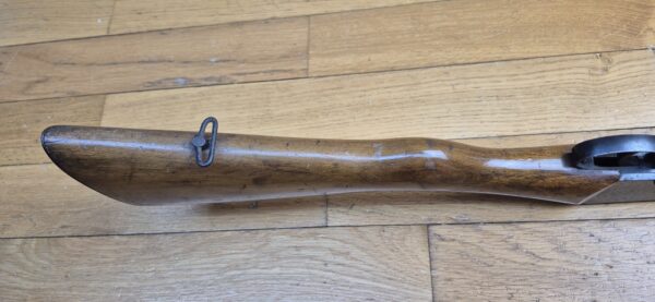 Très jolie carabine Lebel scolaire ou d'enfant – Rare en calibre 22LR ! (et pas bosquette !) – Arme d'artisan stéphanois – Très bonne mécanique – Très beaux bois et bronzage d'origine – "mono- matricule" – Hausse de 25 à 200m – Le charme des préaux de la III° dans un calibre rare pour ce modèle – TBE ++ – Image 10