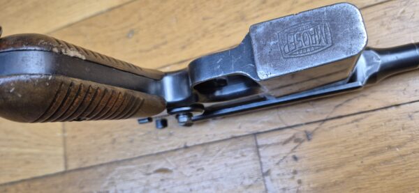 Très rare pistolet automatique C96 type Schnellfeuer "dit 712" – Cal. 7.63 Mauser – Rare exemplaire utilisé par la Wehrmacht ou la SS – Arme mythique – Un des tout derniers produits – Sélecteur de type Westinger – 100% mono-matricule – Chargeur Mauser 10 coups conforme – Étui artisanal 2°GM – TBE++ –  Catégorie A2 – Export EXCLUSIVEMENT! – Image 11