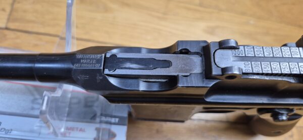 Très rare pistolet automatique C96 type Schnellfeuer "dit 712" – Cal. 7.63 Mauser – Rare exemplaire utilisé par la Wehrmacht ou la SS – Arme mythique – Un des tout derniers produits – Sélecteur de type Westinger – 100% mono-matricule – Chargeur Mauser 10 coups conforme – Étui artisanal 2°GM – TBE++ –  Catégorie A2 – Export EXCLUSIVEMENT! – Image 24