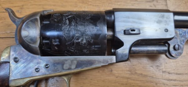 Beau revolver Colt 1847 - Modèle Dragoon 1er Model - Rare variante "USMR" en barillet - Fabrication Uberti - Arme de 1991 - 6 coups - Cal .44 - Poudre noire - Bonne fabrication début des années 90 - TBE – Image 5