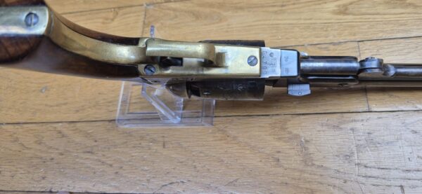 Beau revolver Colt 1847 - Modèle Dragoon 1er Model - Rare variante "USMR" en barillet - Fabrication Uberti - Arme de 1991 - 6 coups - Cal .44 - Poudre noire - Bonne fabrication début des années 90 - TBE – Image 9