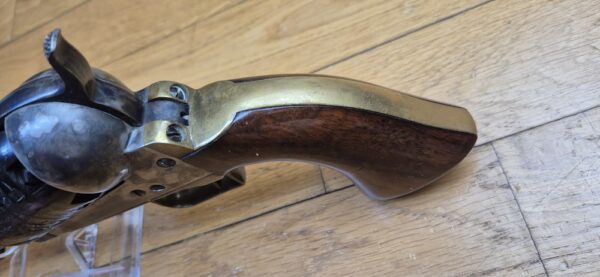 Beau revolver Colt 1847 - Modèle Dragoon 1er Model - Rare variante "USMR" en barillet - Fabrication Uberti - Arme de 1991 - 6 coups - Cal .44 - Poudre noire - Bonne fabrication début des années 90 - TBE – Image 12
