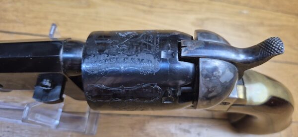 Beau revolver Colt 1847 - Modèle Dragoon 1er Model - Rare variante "USMR" en barillet - Fabrication Uberti - Arme de 1991 - 6 coups - Cal .44 - Poudre noire - Bonne fabrication début des années 90 - TBE – Image 14