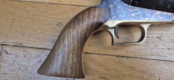 Énorme Révolver Colt Walker - Cal .44 PN - Fabrication Army San Marco de 1989 - Bronzage et jaspage superbes et présents à 100% - Excellente mécanique - Énorme canon 9 pouces avec rayures bien nettes - Très peu tiré - TBE- – Image 2