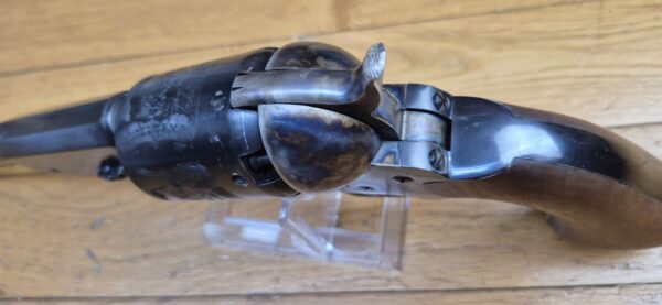 Énorme Révolver Colt Walker - Cal .44 PN - Fabrication Army San Marco de 1989 - Bronzage et jaspage superbes et présents à 100% - Excellente mécanique - Énorme canon 9 pouces avec rayures bien nettes - Très peu tiré - TBE- – Image 13