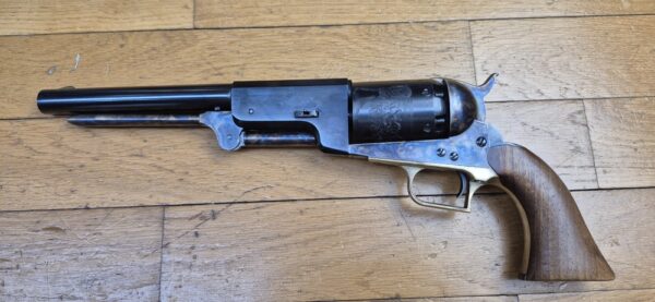 Énorme Révolver Colt Walker - Cal .44 PN - Fabrication Army San Marco de 1989 - Bronzage et jaspage superbes et présents à 100% - Excellente mécanique - Énorme canon 9 pouces avec rayures bien nettes - Très peu tiré - TBE- – Image 17
