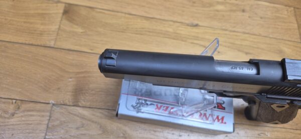 Très beau Pistolet Tanfoglio - Modèle 1911 Witness Custom - Cal.45 ACP - Tout acier - Plaquettes impeccables - Excellente mécanique et esthétique - Canon superbe - Deux chargeurs et mallette d'origine - Un des meilleurs rapports qualité / Prix du marché - TBE+ – Image 11