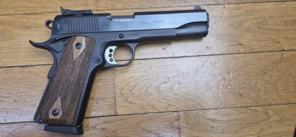 Très beau Pistolet Tanfoglio - Modèle 1911 Witness Custom - Cal.45 ACP - Tout acier - Plaquettes impeccables - Excellente mécanique et esthétique - Canon superbe - Deux chargeurs et mallette d'origine - Un des meilleurs rapports qualité / Prix du marché - TBE+ – Image 13