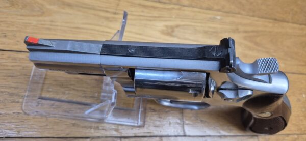 Très beau revolver Smith & Wesson M66 (Tout court!) subnose dit "Combat Stainless Magnum" - 6 coups en .357 mag / 38 Sp - Canon 2,5 pouces à très belles rayures - Finition métal inox poli - M66 tout court de 1974 à 1977 - Le vrai "Hand Canon" en très bon état  - TBE+ – Image 11
