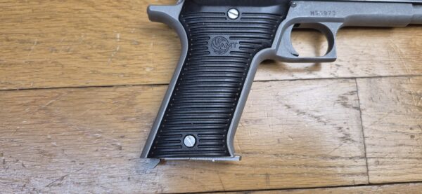 Peu Courant et beau pistolet Automag II - Calibre 22Magnum - Fabrication AMT - Acier Inox de A à Z - En 4 1/2 pouces - Excellent état mécanique - 2 chargeurs - TBE+ – Image 16