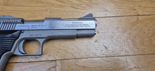 Peu Courant et beau pistolet Automag II - Calibre 22Magnum - Fabrication AMT - Acier Inox de A à Z - En 4 1/2 pouces - Excellent état mécanique - 2 chargeurs - TBE+ – Image 18