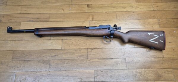 Beau Fusil Lee-Enfield N°8 MKI - Arme d'entrainement réglementaire britannique - Cal .22LR - Fabrication Fazakerley de 1952 - Bel exemplaire militaire "civilisé" - Dioptre militaire de qualité - Très beau canon et bonne mécanique - beau bois - TBE