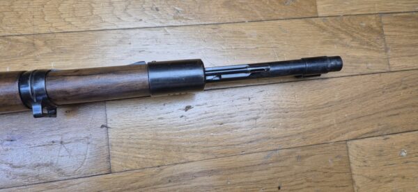 Belle carabine K98 - Période III° Reich - Code BYF 43 - Fabrication Mauser Oberndorf de 1943 - Mono-matricule - Superbe état mécanique - Crosse réparée - Beau canon - Très belle rayures - Belle arme 100% période - TBE – Image 15