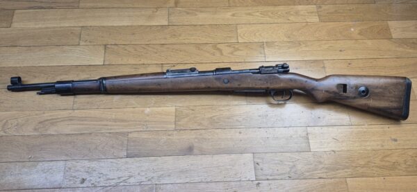 Belle carabine K98 - Période III° Reich - Code BYF 43 - Fabrication Mauser Oberndorf de 1943 - Mono-matricule - Superbe état mécanique - Crosse réparée - Beau canon - Très belle rayures - Belle arme 100% période - TBE – Image 25