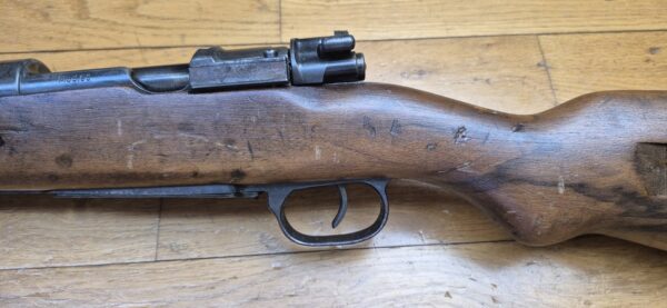Belle carabine K98 - Période III° Reich - Code BYF 43 - Fabrication Mauser Oberndorf de 1943 - Mono-matricule - Superbe état mécanique - Crosse réparée - Beau canon - Très belle rayures - Belle arme 100% période - TBE – Image 28