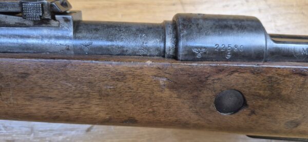 Belle carabine K98 - Période III° Reich - Code BYF 43 - Fabrication Mauser Oberndorf de 1943 - Mono-matricule - Superbe état mécanique - Crosse réparée - Beau canon - Très belle rayures - Belle arme 100% période - TBE – Image 30