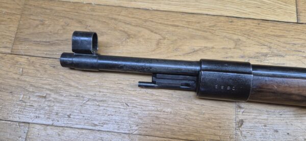 Belle carabine K98 - Période III° Reich - Code BYF 43 - Fabrication Mauser Oberndorf de 1943 - Mono-matricule - Superbe état mécanique - Crosse réparée - Beau canon - Très belle rayures - Belle arme 100% période - TBE – Image 33