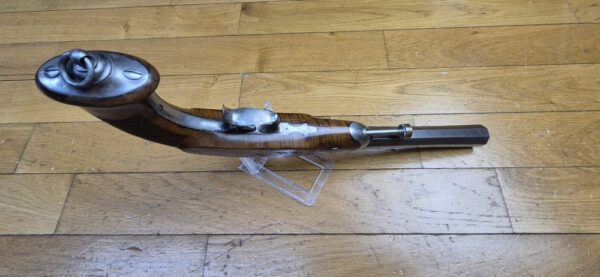Magnifique pistolet d'officier de cavalerie 1833 - 1er Type - Manufacture Royale de Maubeuge - Des premières fabrications - Superbe canon en acier ruban rayé 48 "cheveux"-  Bronzage d'origine - Aucune oxydation - Beaux poinçons - TBE+ – Image 10