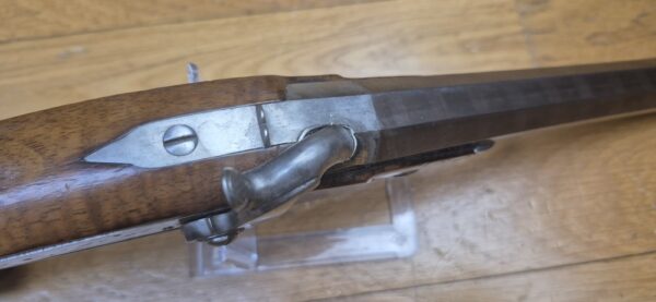 Magnifique pistolet d'officier de cavalerie 1833 - 1er Type - Manufacture Royale de Maubeuge - Des premières fabrications - Superbe canon en acier ruban rayé 48 "cheveux"-  Bronzage d'origine - Aucune oxydation - Beaux poinçons - TBE+ – Image 18