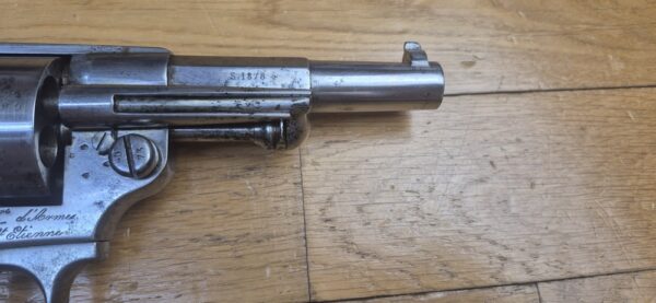 Bon revolver réglementaire Modèle 1873 - calibre 11mm73 - intégralement mono matricule - Encore du jaune paille - MAS en 1878 - Bonne mécanique, beau canon et belles chambres - BE – Image 6