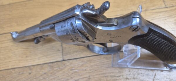 Bon revolver réglementaire Modèle 1873 - calibre 11mm73 - intégralement mono matricule - Encore du jaune paille - MAS en 1878 - Bonne mécanique, beau canon et belles chambres - BE – Image 10