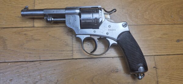 Bon revolver réglementaire Modèle 1873 - calibre 11mm73 - intégralement mono matricule - Encore du jaune paille - MAS en 1878 - Bonne mécanique, beau canon et belles chambres - BE – Image 15