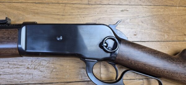 Superbe et Rare carabine à levier sous garde Browning Modèle1886 - La meilleure de TOUTES les fabrications modernes de la 1886 "Winchester" - Cal 45-70Gvt - Rare fabrication du centenaire en Grade I rifles par Miroku - Boite d'origine et manuel - 7.000 exemplaires seulement - Arme d'exception - État absolu de neuf ! - TBE+++ – Image 5